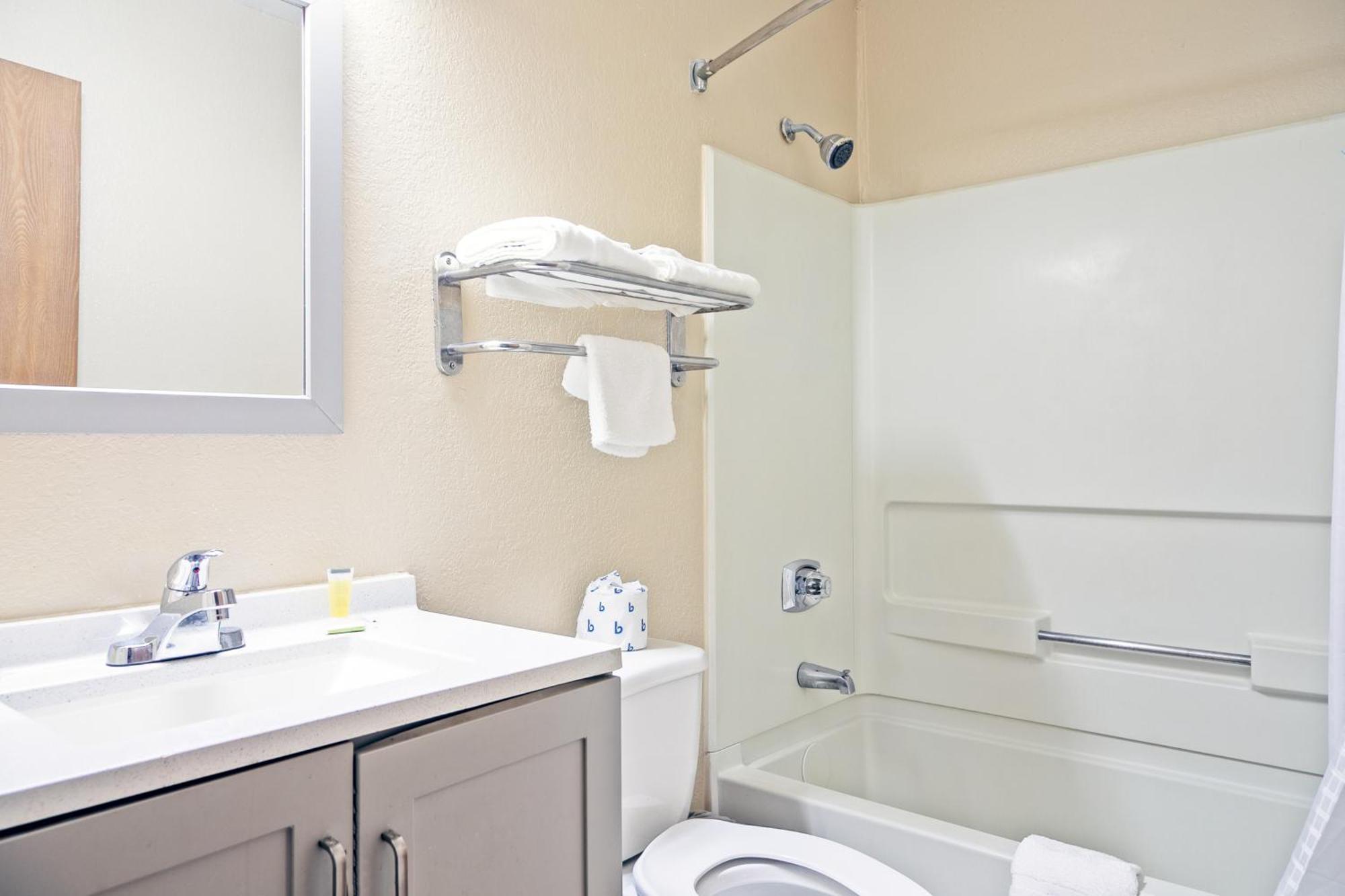 Super 8 By Wyndham Augusta Ft Eisenhower Area Экстерьер фото